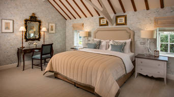 Hotel room (2)