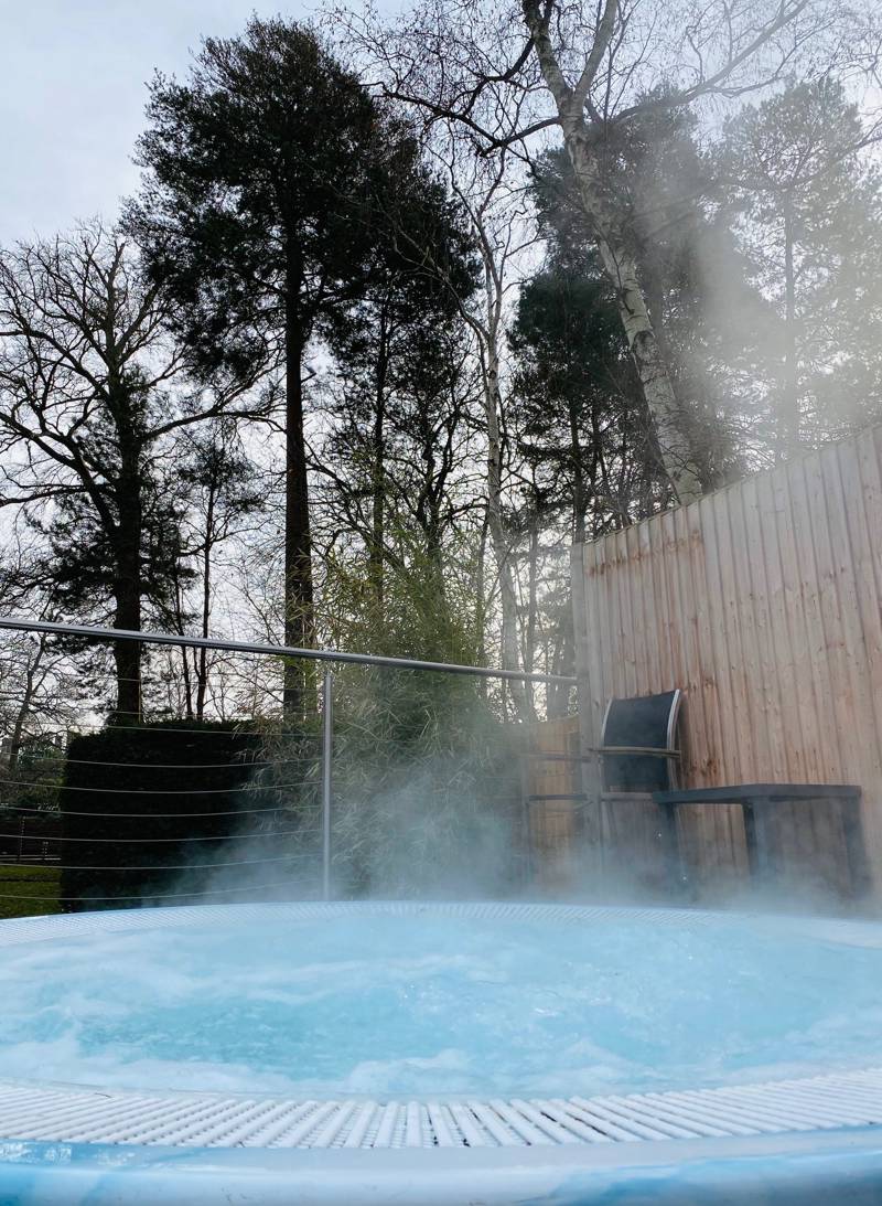 Outdoor Hot Tub (1) (1)