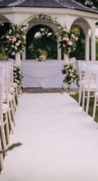 Outdoor wedding ceremony (2)