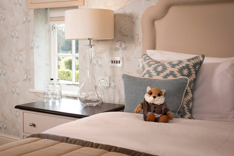 Foxhills Club And Resort Deluxe Suite Room 16 Bedroom Shot C (1)