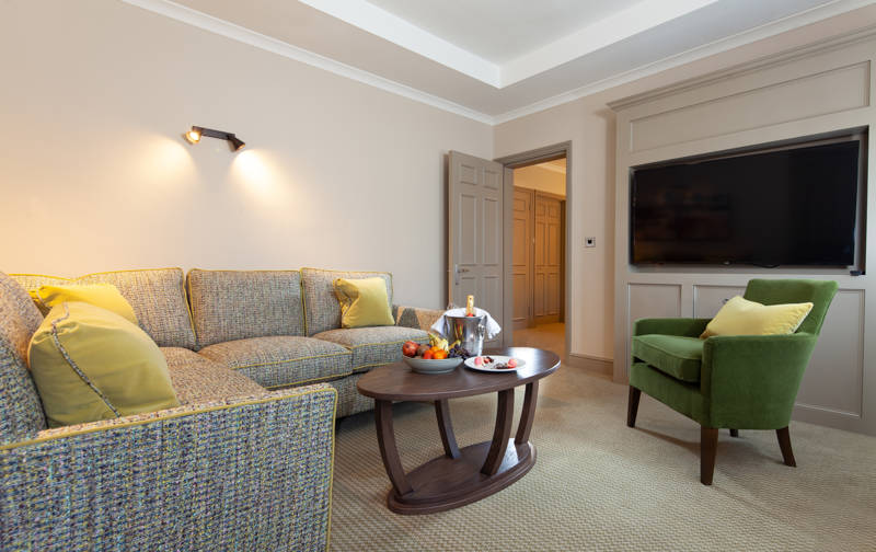 Courtyard.Rm.18.Living.Wide