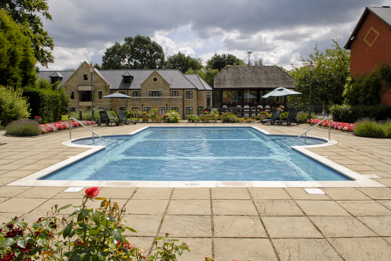 Alan Bettin Swimming Pools - Surrey Hampshire & Farnham Area