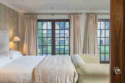 Hotel room (1)